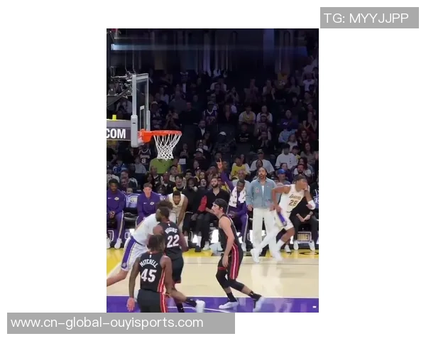 11月9日热火与湖人精彩对决全场比赛录像回顾与分析