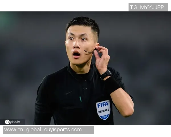 久保建英在禁区内倒地未获吹罚反而遭主裁判正告…球迷定见纷歧